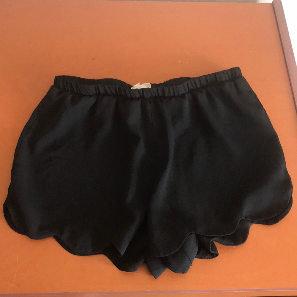LA hearts black shorts